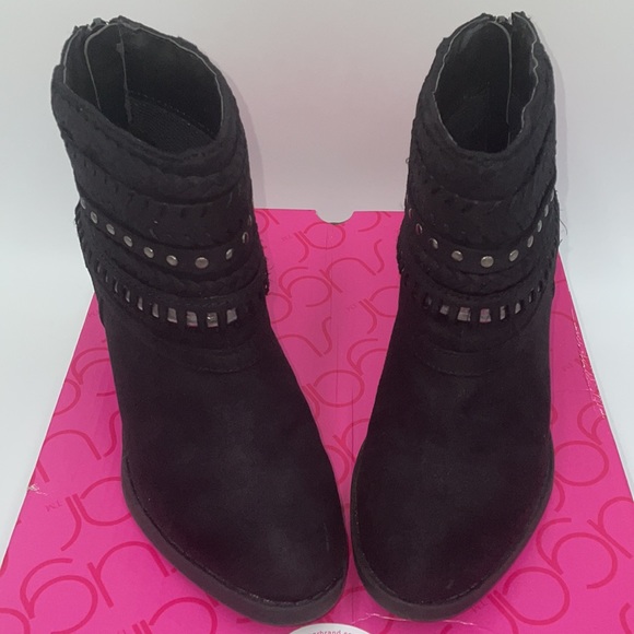 - Sugar Tall Tale Black Ankle Boots - Picture 2 of 8